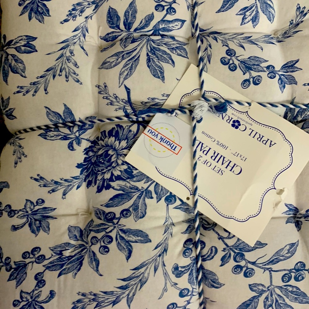 April cornell blue print chair cushions set of 4 new.